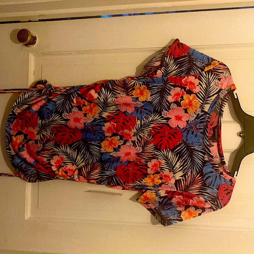 Floral top w/cinch detail